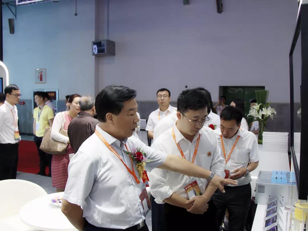 8721d1c7733e0bd82b2216f037957638